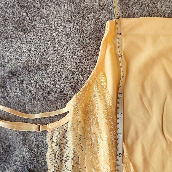 XL Peach Lace Tank - Picture 5 of 8